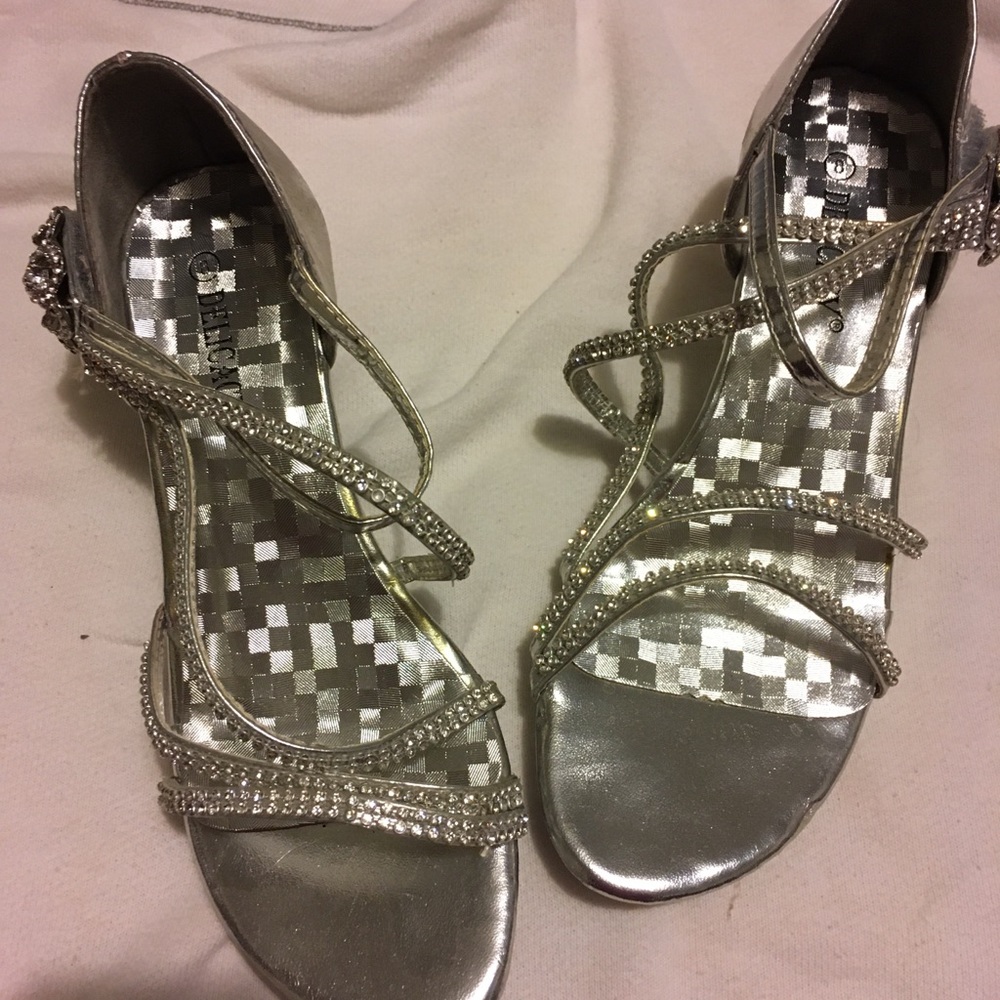 Delicacy, low heel, dress sandals slightly used